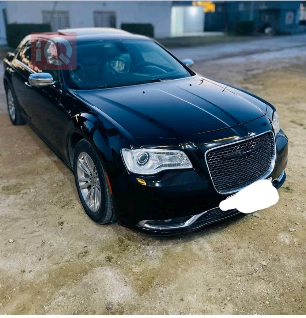 کرایسلەر 300